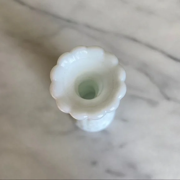 VINTAGE • Milkglass Tall Cottagecore Bud Vase Flower Vessel Milk Glass Romantic - Picture 3 of 7
